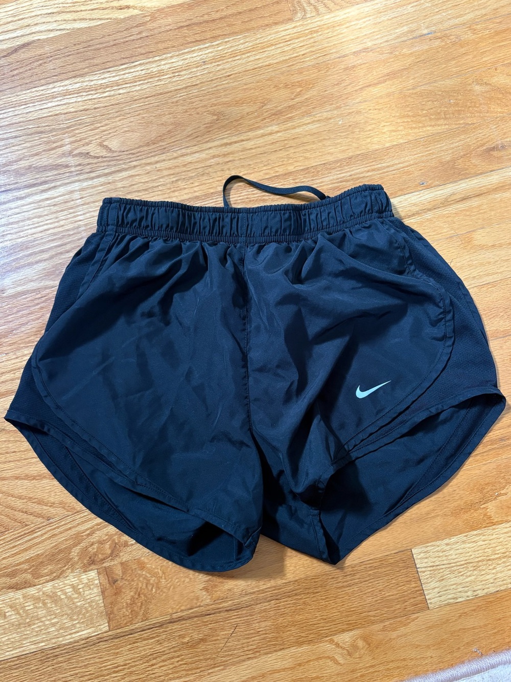 Nike women’s tempo running shorts size small